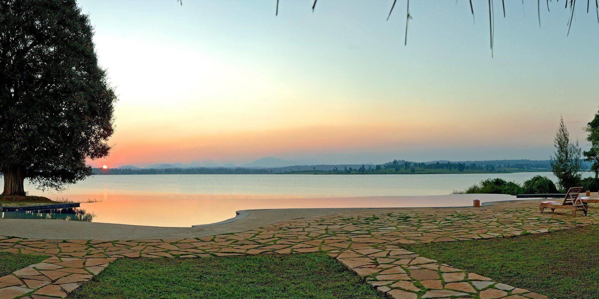 Hotel Evolve Back Kabini Begūr Esterno foto